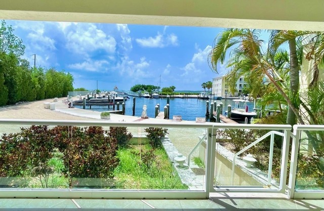 EXPERIENCE OUR UNIQUE OCEAN VIEW RESORT STYLE PROPERTY LOCATED IN KEY LARGO!