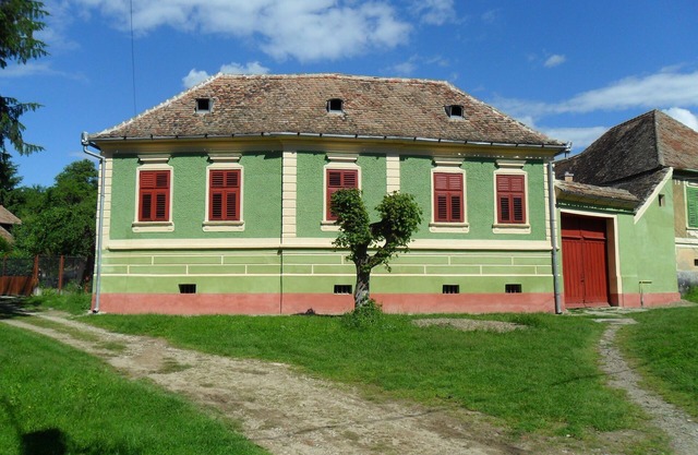 Experience the countryside, stay in a traditional saxon house in Transylvania