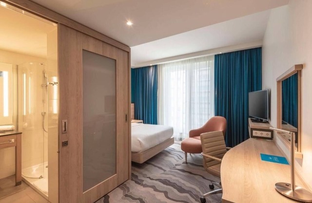 Explore Berlin from a Prime City Centre Location | 3 Queen Rooms w/Breakfast