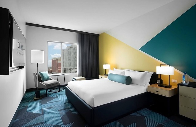 Explore Las Vegas Strip! Three Comfortable Units, Swimming Pool, Prime Location!