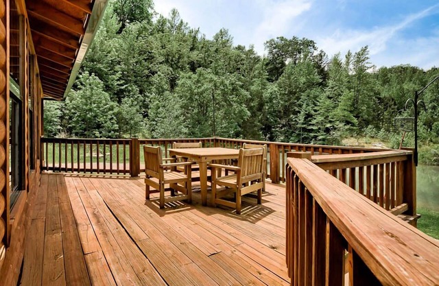 Explore, Play, Relax In This Charming Cabin Nestled Away On Steel Creek