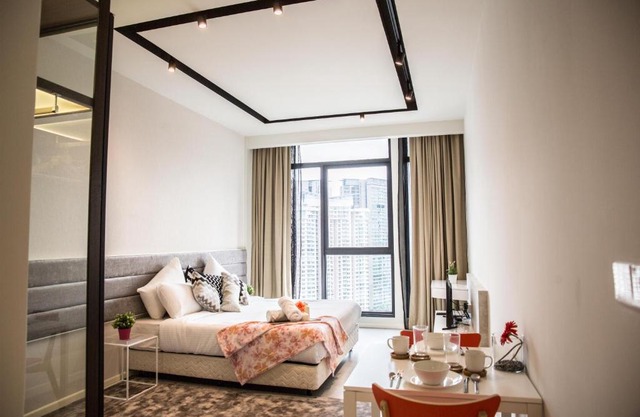 Expressionz by Plush