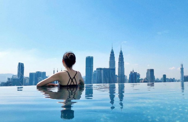 Expressionz Professional Suites by AURORA SUMMER SUITES