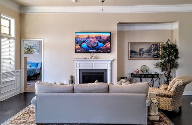 Extended Stay Executive Rental ready for you Centrally located