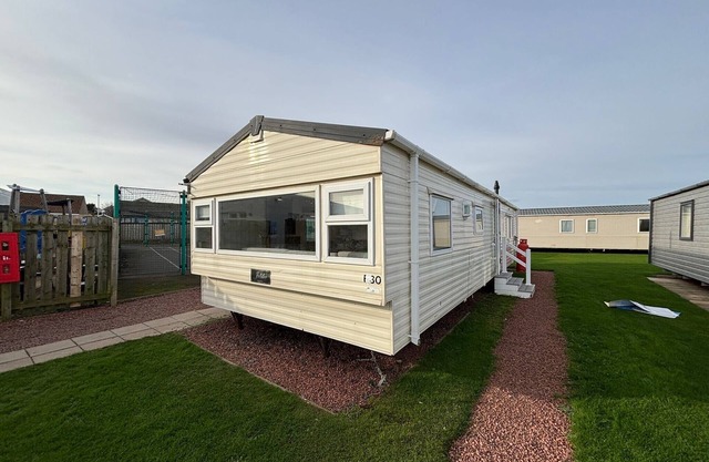 Eyemouth - Caravan - Sleeps 4 - Pet Friendly