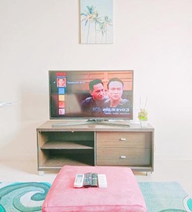 F1-32-01 NeonNestTamarindSuiteWiFiNetflixFreeParking