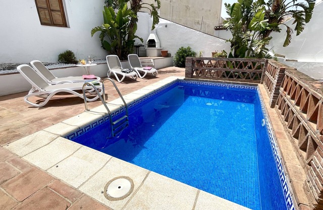 Fab 4 bed villa in the heart of the village