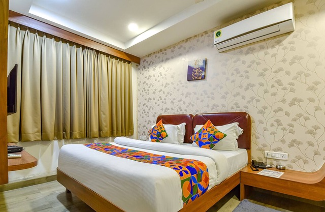 Fabhotel Royal Wings