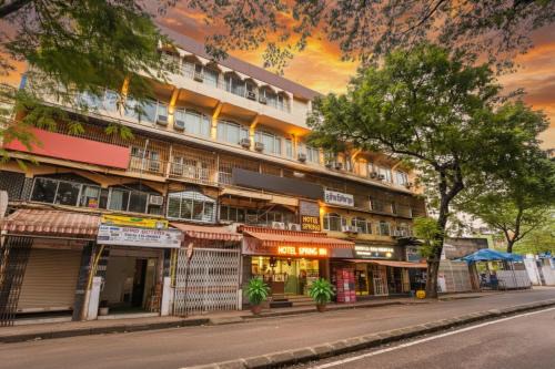 FabHotel Spring inn - Nr Borivali Station