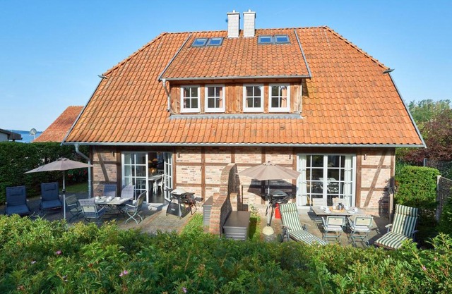 Fachwerkhäuser Seedorf - Haushälfte "Sophie Charlott" mit Kamin und Terrasse