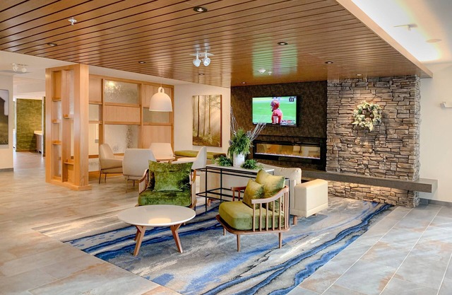 Fairfield Inn and Suites by Marriott Northfield