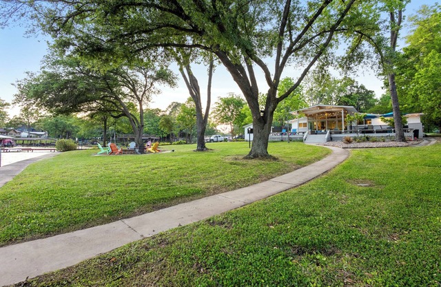 Fall Escape: Cedar Creek Lakefront Home w/Game Room & Dock—1hr SW of DFW