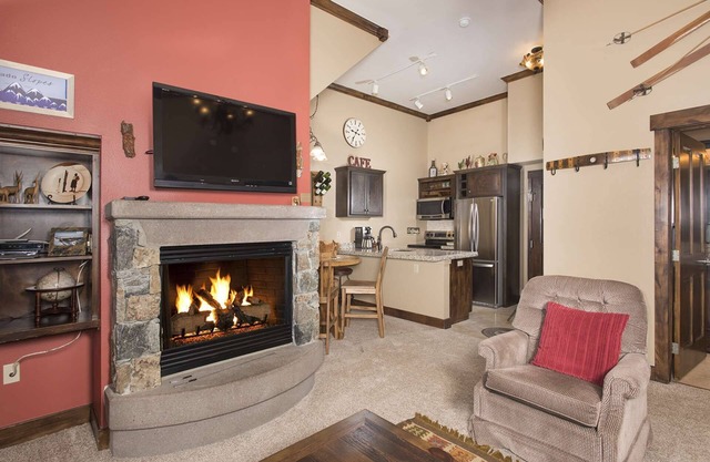 Fall into Savings! 15% Off Until Nov 30 - Book Now!