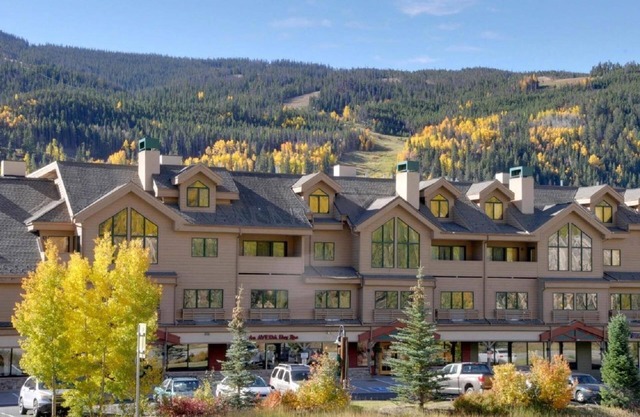 Fall into Savings! 15% Off Until Oct 31 - Book Now!