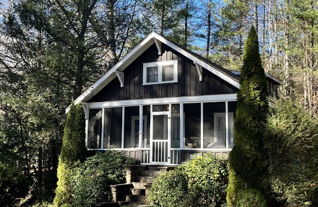 Fall is calling! Don't wait to book this Lake Junaluska cottage!