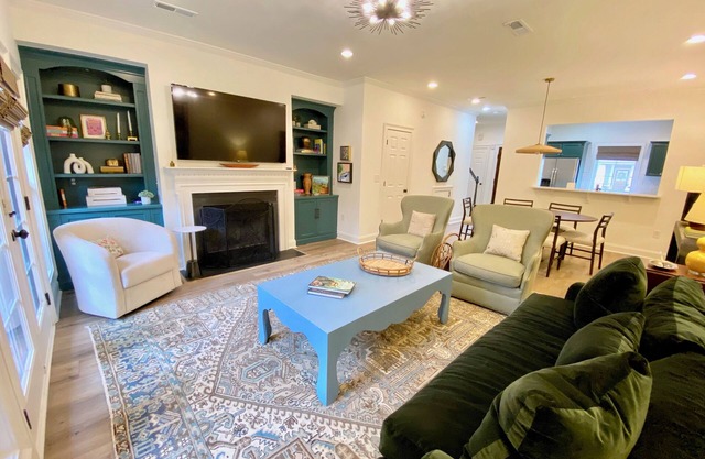 Falls Park Escape - Steps from everything Downtown