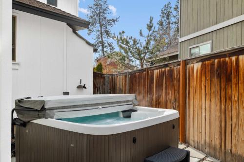 Fam-Friendly- Hot-tub - 30min to MT Bachelor