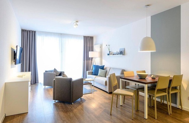 Family apartment near the North Sea with balcony incl. use of swimming pool & sauna -