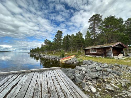 Family cabin by the lake at Haugen, Femundsmarka