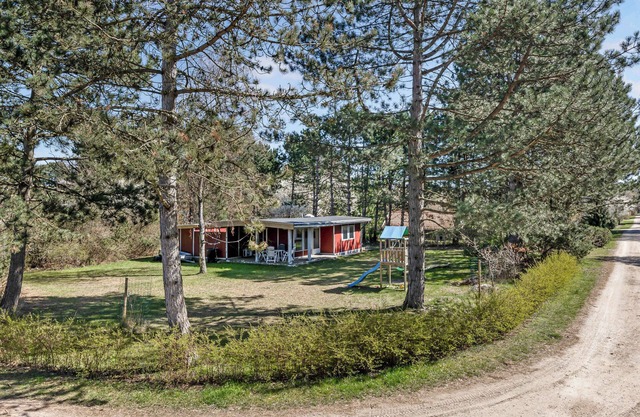 Family-friendly cottage close to the water