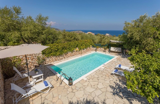 Family Friendly Charming Cottage with private pool