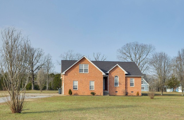 Family-Friendly Home on Large Plot in Lebanon