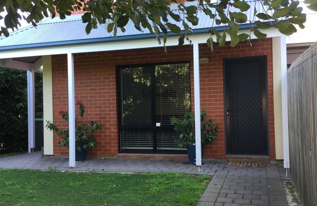 Family-friendly three bedroom townhouse in central Adelaide