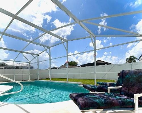 Family Home, Near Disney-Private pool, Spacious 3BR Retreat