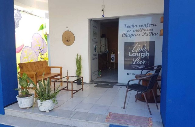 Family room with private bathroom, Wi-Fi, air conditioning and TV.