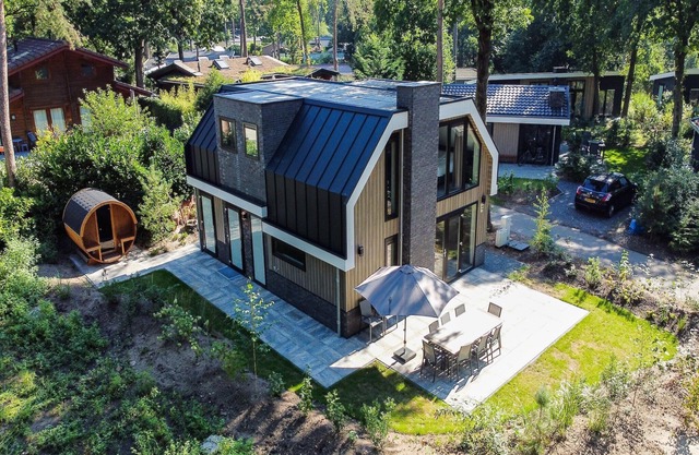 Family Villa in Forest Park