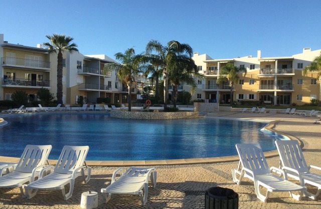 Fantastic Ground Floor 2-bed apartment with pool. Close to beach and village