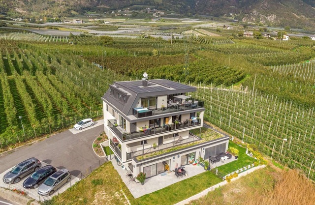 Fantastic panorama and feel-good wellness in the St. Helena penthouse in Parcines/Partschins.