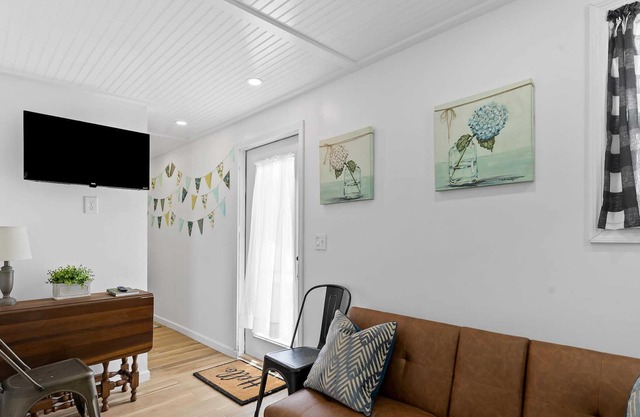 Farm Stay w/ pool - 15 Mins to Chattanooga- Tiny 2