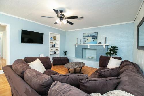 Farmhouse and Charming Place