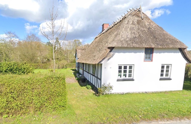 Farmhouse with large garden in beautiful nature near the beach