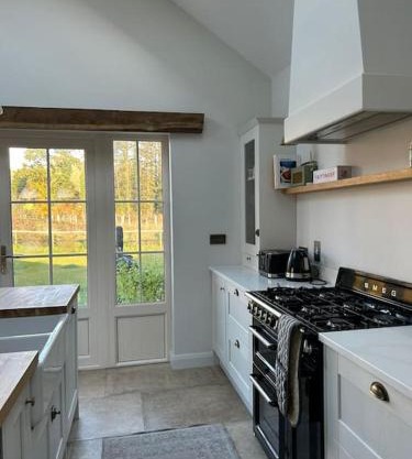 Favour Royal Cottage - dog friendly forest escape