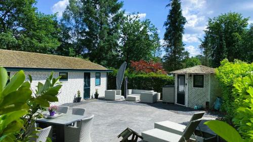 FELICITY - Family Home in the forest