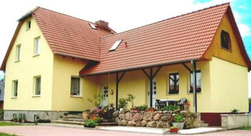 Ferienhaus direkt am Naturpark und 3 Min zum Linstower See