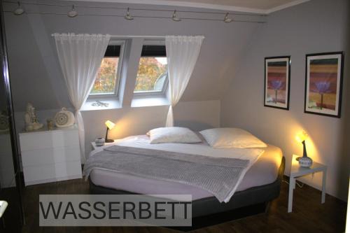 Ferienhaus Meerzeit-4SZ, 2Wohnzimmer, WLAN-8 km Warnemünde