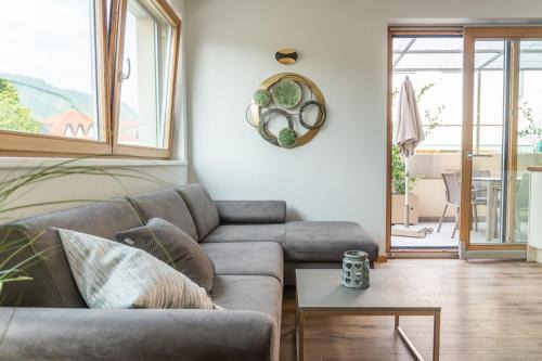 Ferienwohnung mit Garage, Fahrradraum und sehr großer sonnenverwöhnten Terrasse