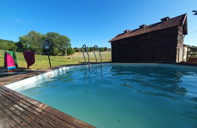 Ferme de la Felicità with Pool near Lauzerte