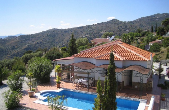 Finca with pool at the end of a cul-de-sac very quiet location