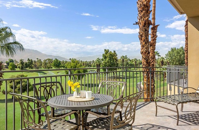 𝐅𝐢𝐧𝐝𝐢𝐧𝐠 𝐌𝐞𝐢𝐥𝐢-Coachella Fun @ Desert Springs Villas Resort+Amenities