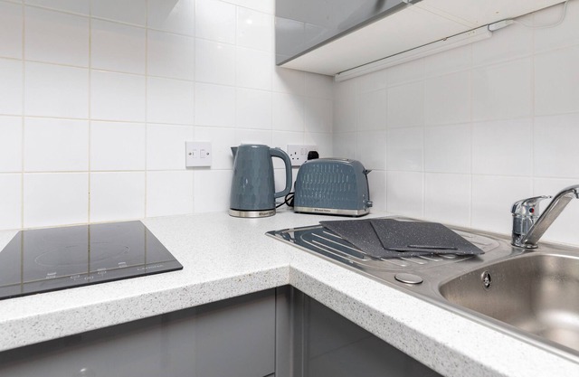 Findon Suite close to airport