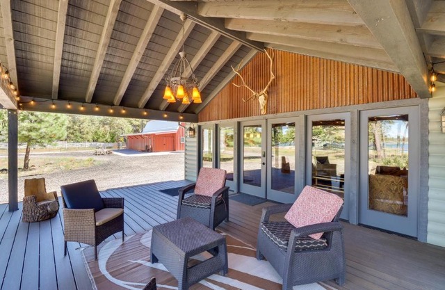 Fire Pit and Grill Waterfront Cabin in Lakeside!