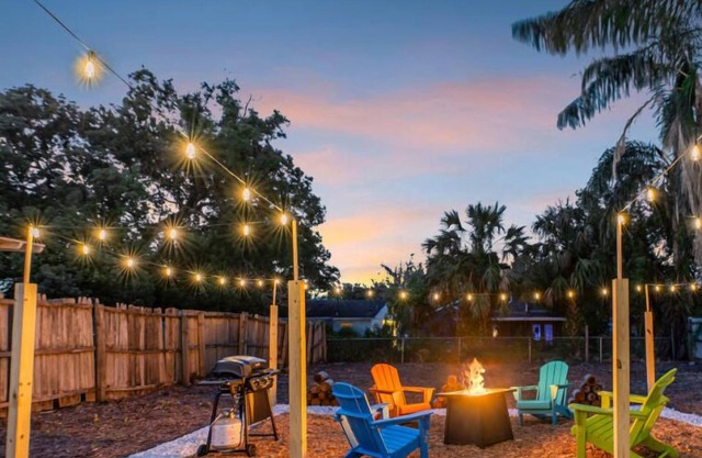 Fire Pit + Grill + 2MI to DT + Long Term Stays!