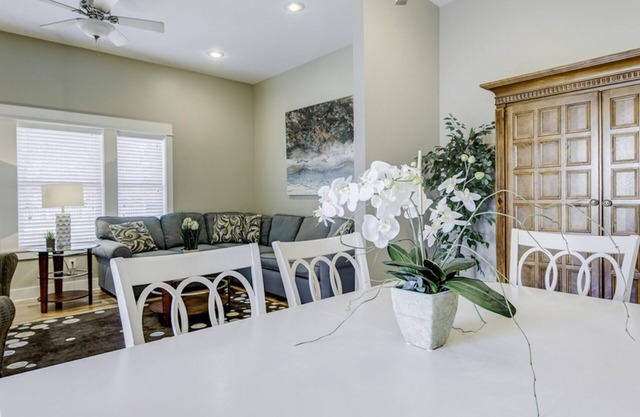 Fire Pit Table, 2 Blocks to Kids Corner Park & South Beach Blue Stairs