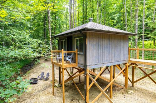 Fire Pit Tree-Lined Gem in Cosby