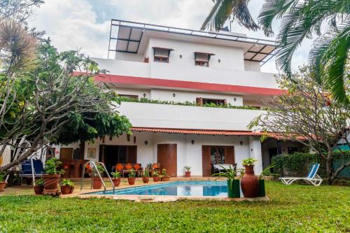 Firefly Homestay 3BR with Pvt Pool & Terrace Access