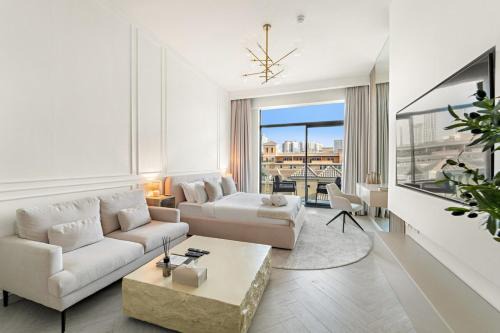 FIRST CLASS Studio Luxe & Cozy Vibes